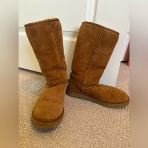 Ugg Classic Tall II Boot in Chestnut size 8